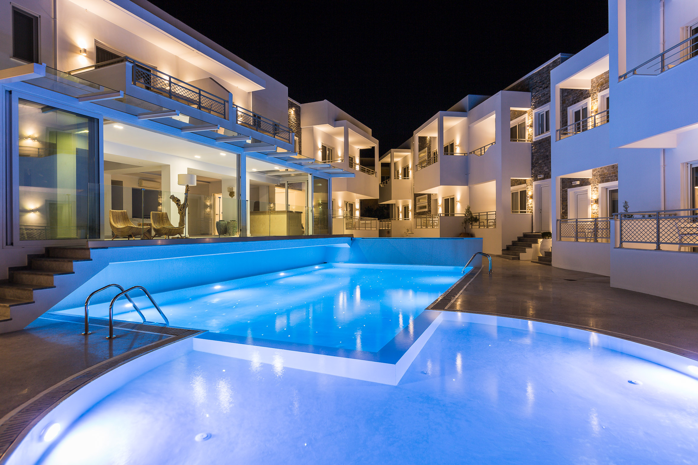 Cyano Hotel Night Pool